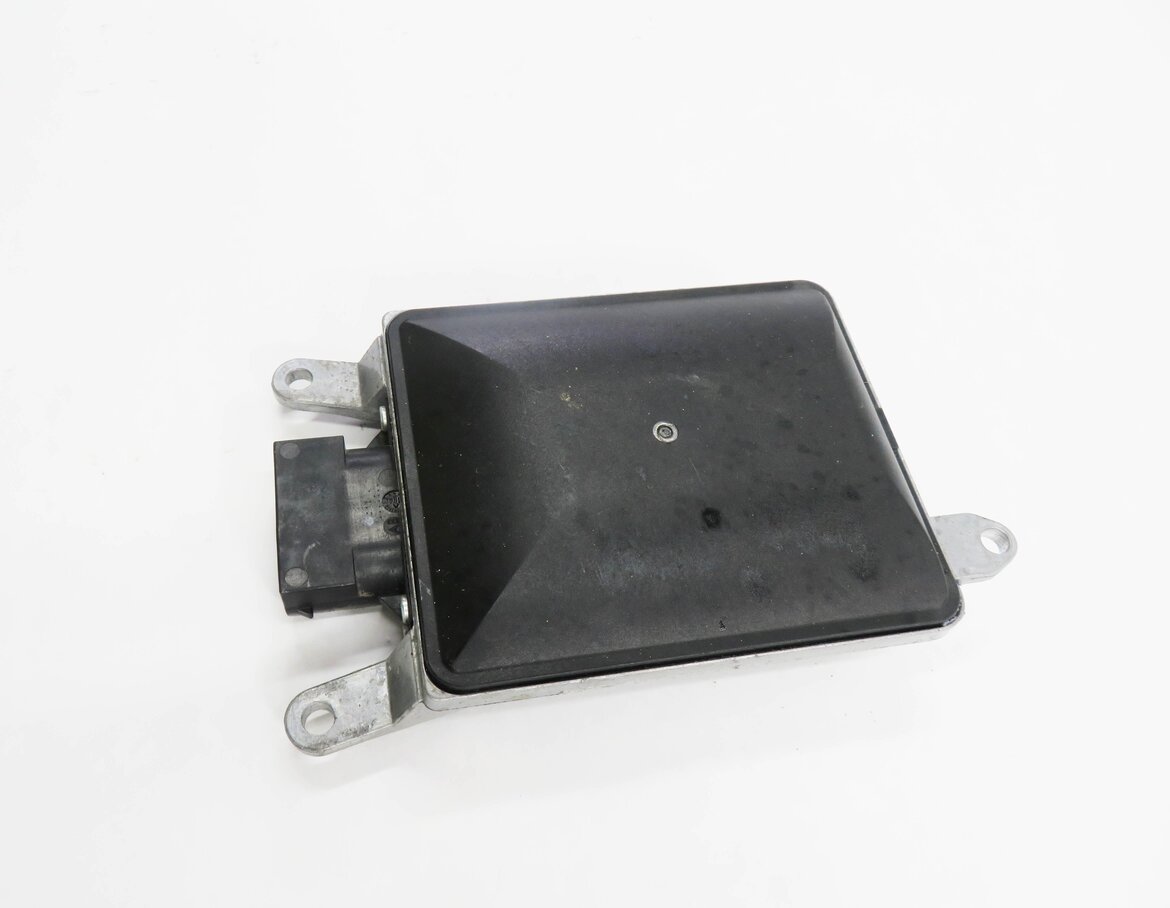 Thumbnail 4: 2015 PORSCHE PANAMERA (970 G1) LEFT DRIVER REAR BLIND SPOT CONTROL MODULE