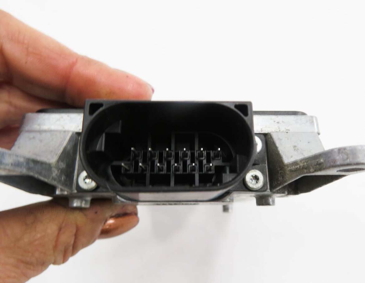 Thumbnail 6: 2015 PORSCHE PANAMERA (970 G1) LEFT DRIVER REAR BLIND SPOT CONTROL MODULE