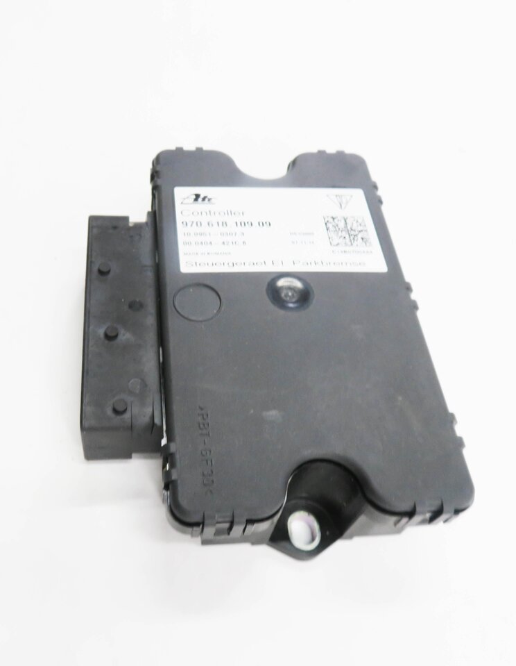Thumbnail 3: 2015 PORSCHE PANAMERA (970 G1) PARKING BRAKE CONTROL MODULE