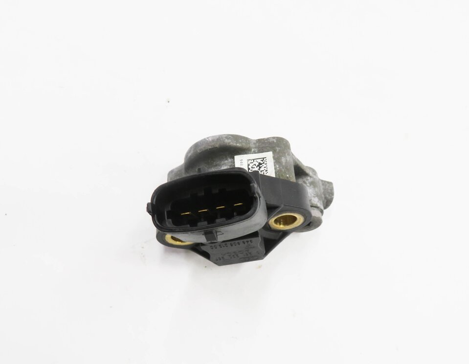 Thumbnail 2: 2015 PORSCHE PANAMERA (970 G1) 4.8L V8 ENGINE - OIL PRESSURE SENSOR