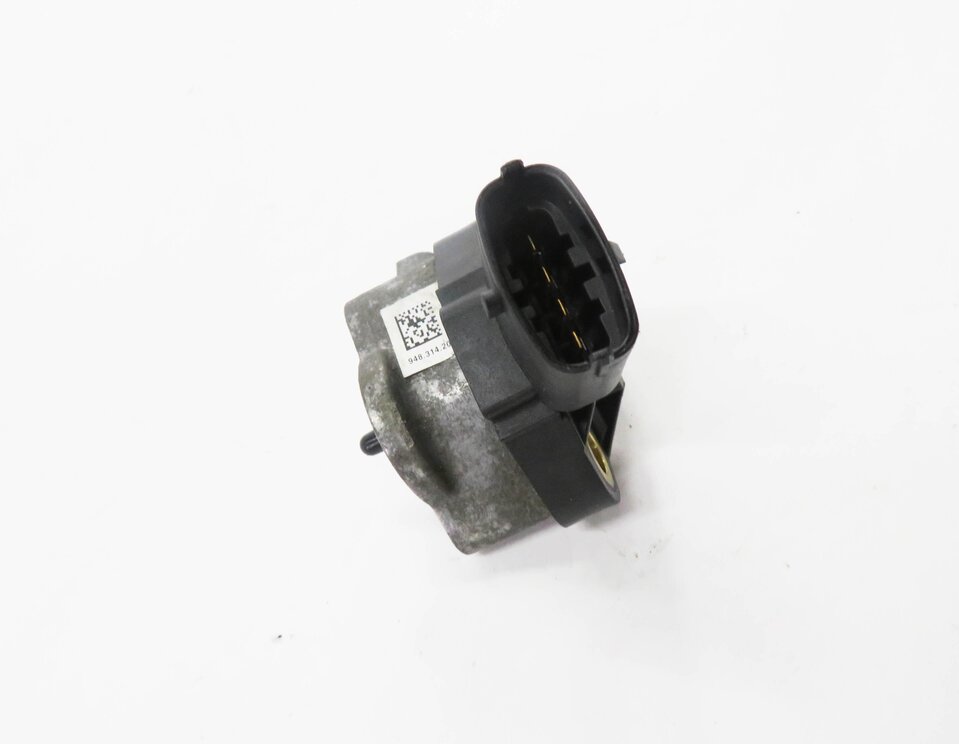 Thumbnail 3: 2015 PORSCHE PANAMERA (970 G1) 4.8L V8 ENGINE - OIL PRESSURE SENSOR
