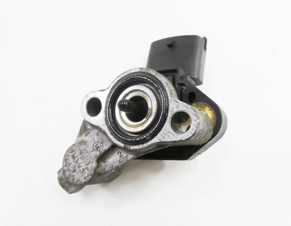 Thumbnail 5: 2015 PORSCHE PANAMERA (970 G1) 4.8L V8 ENGINE - OIL PRESSURE SENSOR