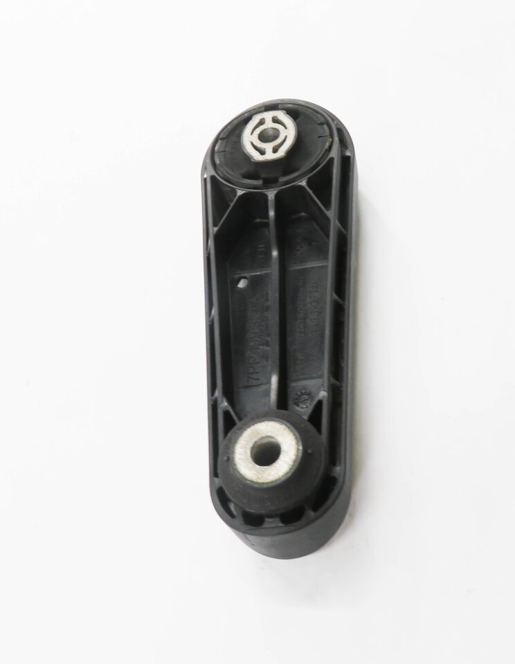 Thumbnail 3: 2015 PORSCHE PANAMERA (970 G1) 4.8L V8 - UPPER ENGINE MOUNT BRACKET TORSION ARM