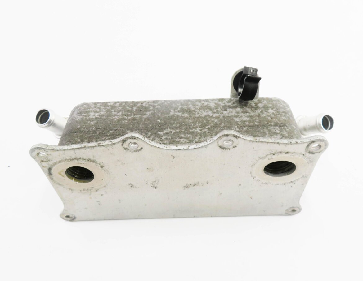 Thumbnail 2: 10-18 PORSCHE PANAMERA (970 G1) 4.8L V8 ENGINE - OIL COOLER