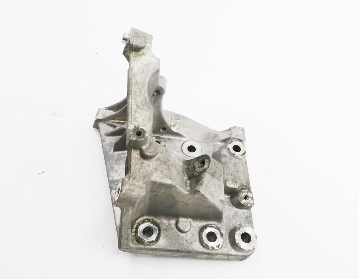 Thumbnail 2: 2015 PORSCHE PANAMERA (970 G1) 4.8L V8 ENGINE - RIGHT MOTOR MOUNT BRACKET