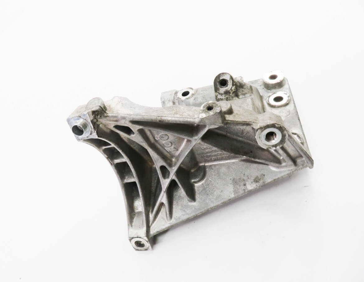 Thumbnail 3: 2015 PORSCHE PANAMERA (970 G1) 4.8L V8 ENGINE - RIGHT MOTOR MOUNT BRACKET
