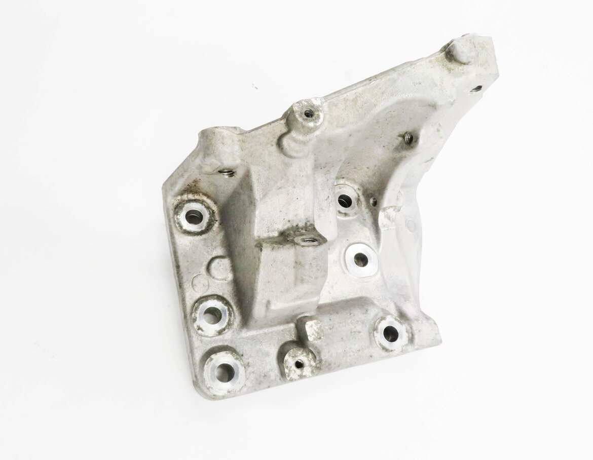 Thumbnail 4: 2015 PORSCHE PANAMERA (970 G1) 4.8L V8 ENGINE - RIGHT MOTOR MOUNT BRACKET