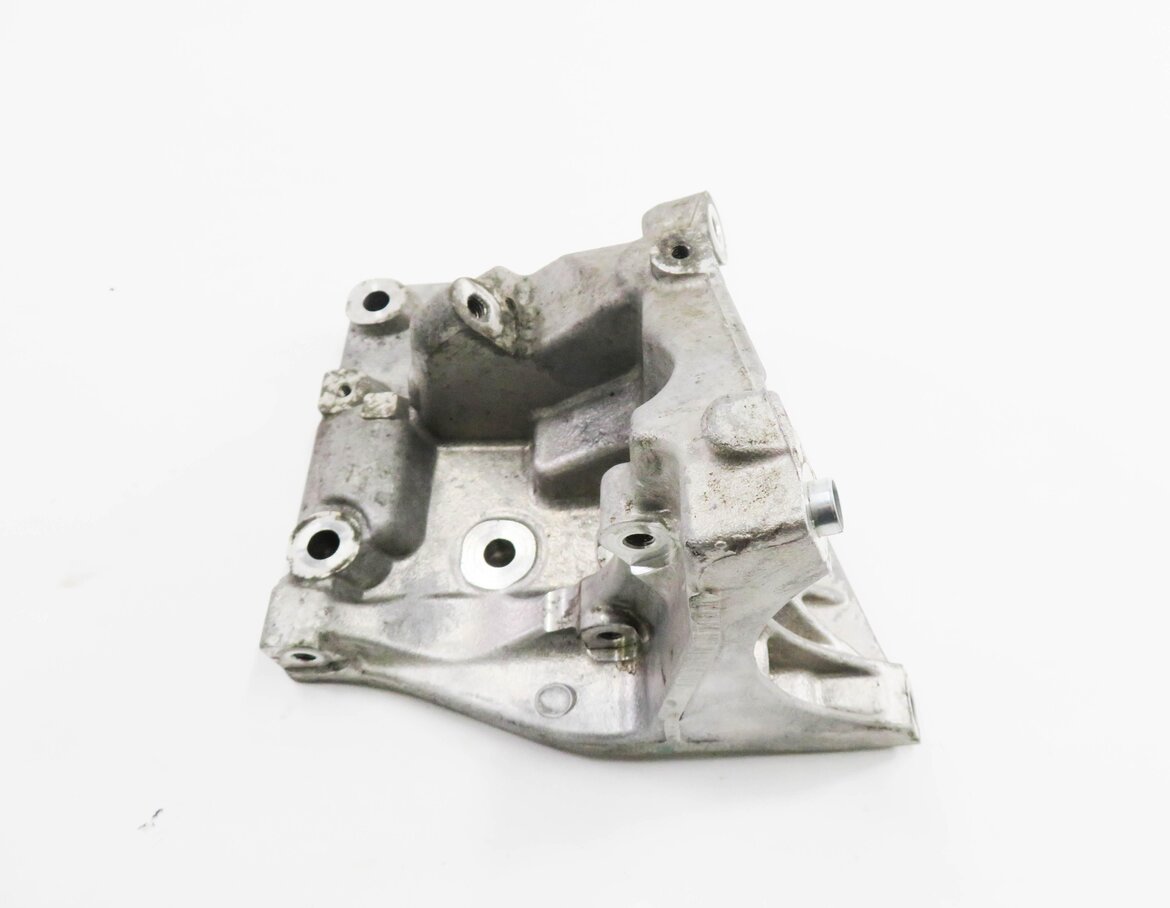 Thumbnail 5: 2015 PORSCHE PANAMERA (970 G1) 4.8L V8 ENGINE - RIGHT MOTOR MOUNT BRACKET
