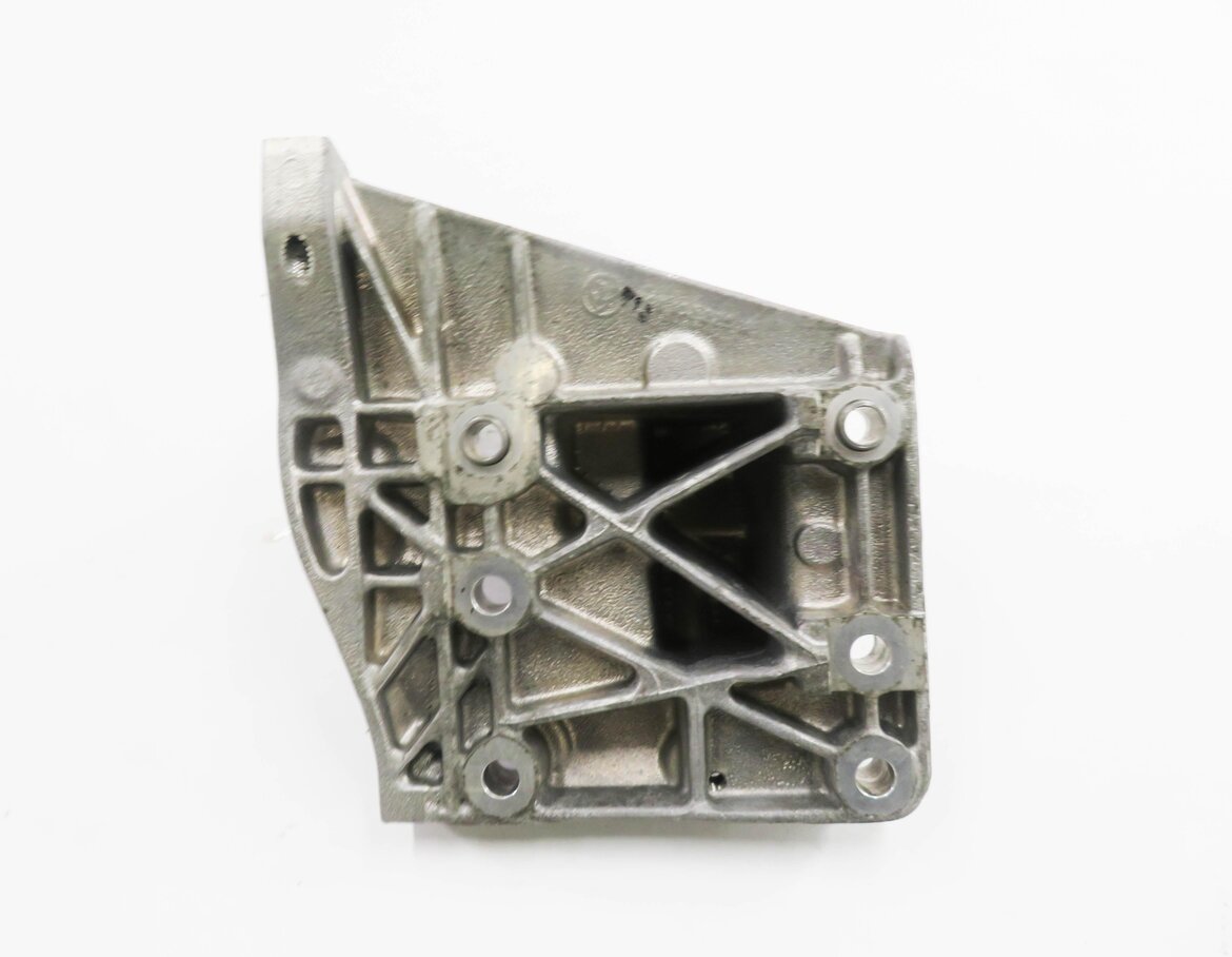 Thumbnail 6: 2015 PORSCHE PANAMERA (970 G1) 4.8L V8 ENGINE - RIGHT MOTOR MOUNT BRACKET