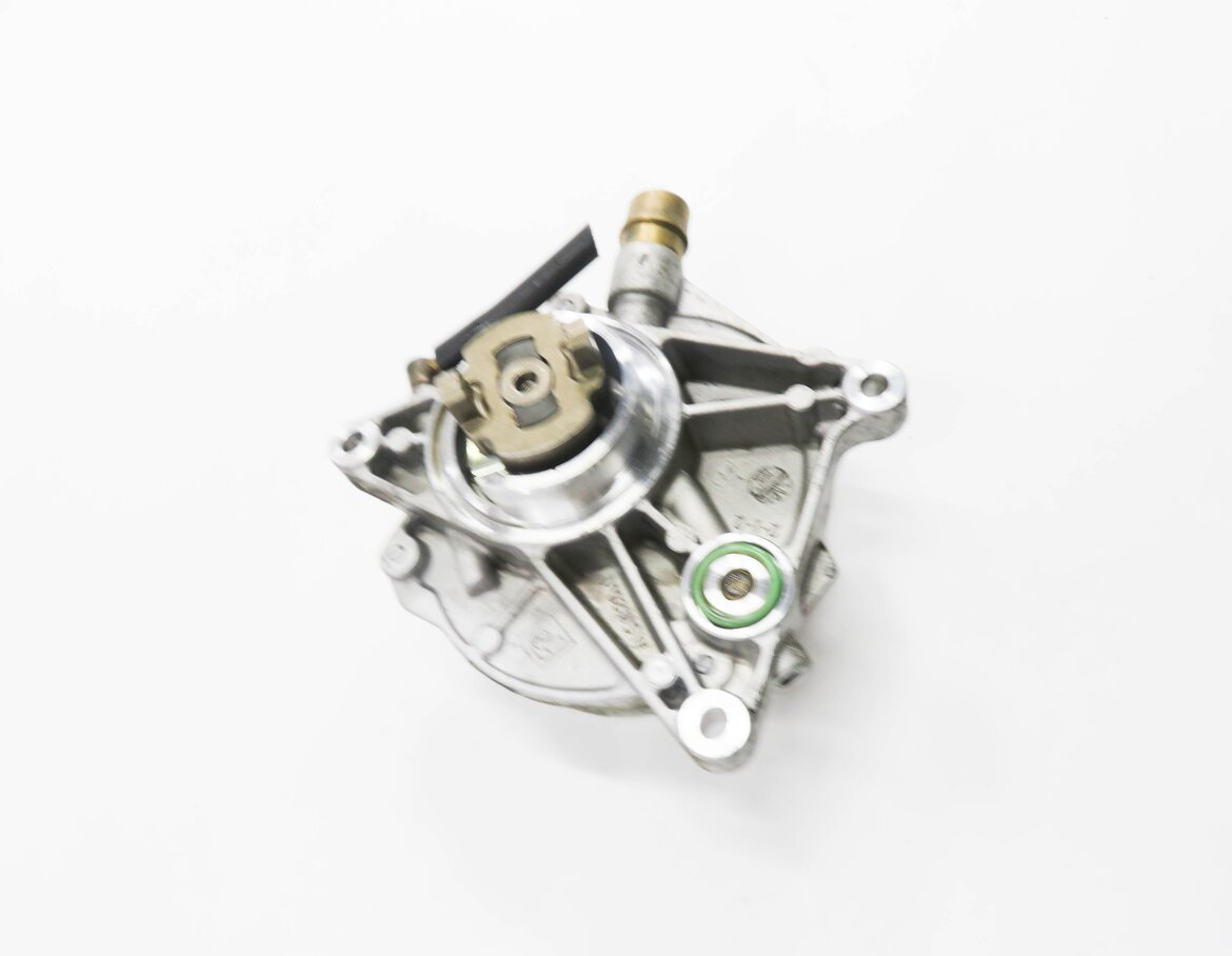 Thumbnail 3: 2015 PORSCHE PANAMERA (970 G1) 4.8L V8 ENGINE - BRAKE VACUUM PUMP
