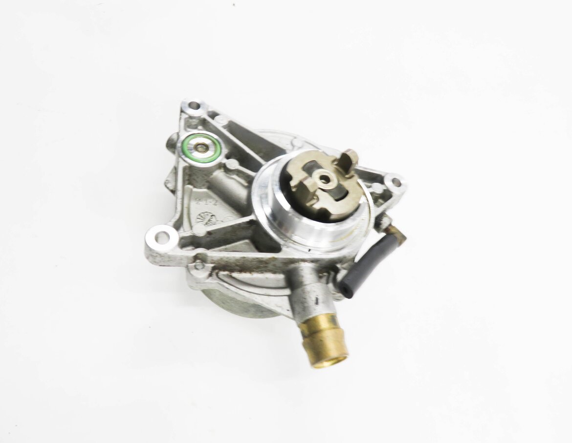 Thumbnail 4: 2015 PORSCHE PANAMERA (970 G1) 4.8L V8 ENGINE - BRAKE VACUUM PUMP