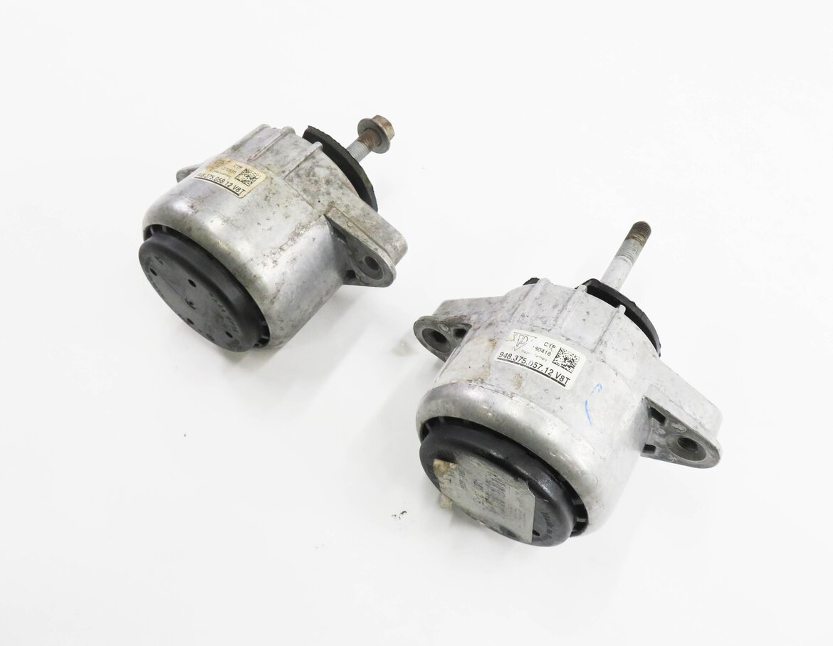 2015 PORSCHE PANAMERA (970 G1) 4.8L V8 ENGINE - LEFT & RIGHT MOTOR MOUNT SET-2