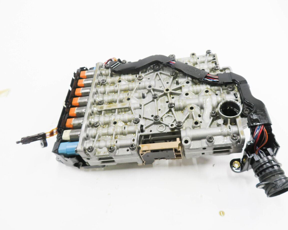 Thumbnail 6: 2015-2017 AUDI A4 A5 (B8 8K 8T) 2.0T QCT AWD AUTOMATIC TRANSMISSION VALVE BODY