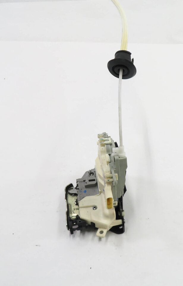Thumbnail 2: 2010-2019 AUDI / PORSCHE A4 S4 A5 S5 A6 Q3 Q5 Q7 TT 911 - RIGHT FRONT DOOR LATCH