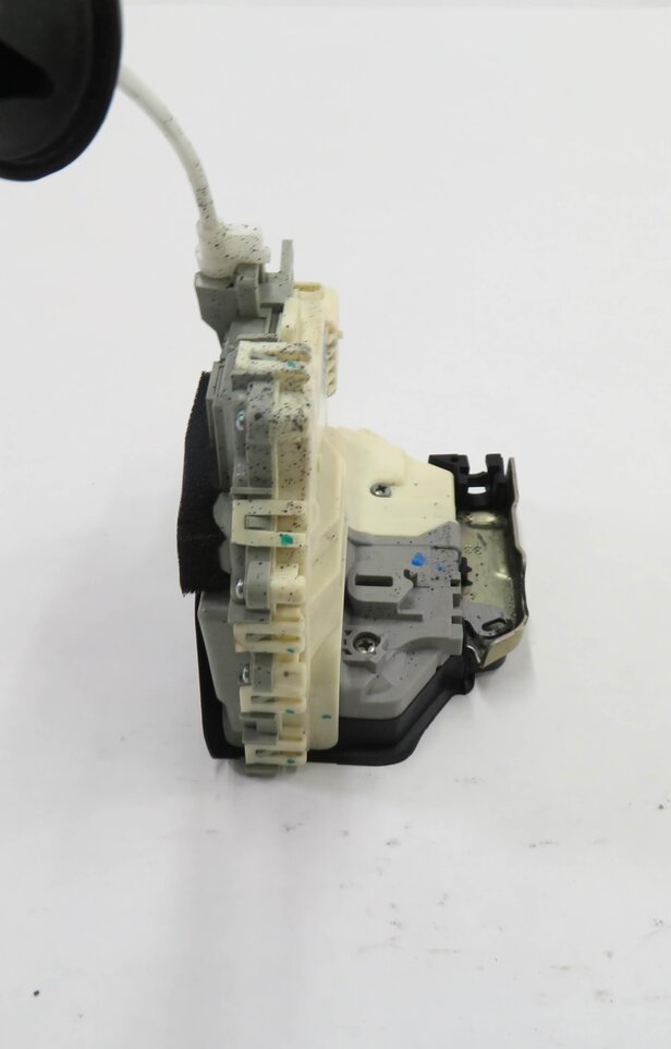 Thumbnail 3: 2010-2019 AUDI / PORSCHE A4 S4 A5 S5 A6 Q3 Q5 Q7 TT 911 - RIGHT FRONT DOOR LATCH
