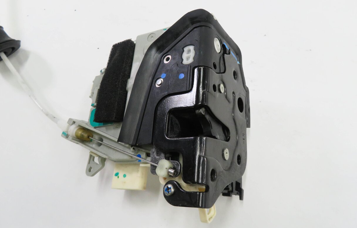 Thumbnail 4: 2010-2019 AUDI / PORSCHE A4 S4 A5 S5 A6 Q3 Q5 Q7 TT 911 - RIGHT FRONT DOOR LATCH