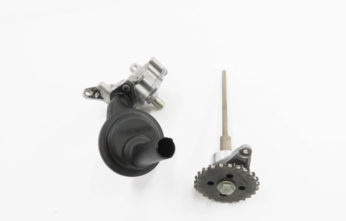 Thumbnail 2: 2010 AUDI Q7 (4L) 3.0L CATA TDI DIESEL ENGINE - MOTOR OIL FLUID PUMP