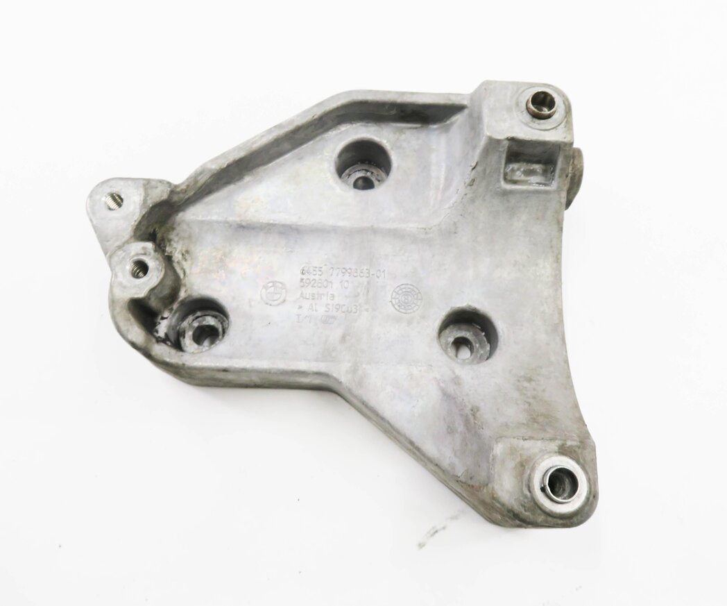 Thumbnail 2: 2009 BMW X5 (E70) 3.0L M57Y DIESEL ENGINE - AC COMPRESSOR MOUNT MOUNTING BRACKET