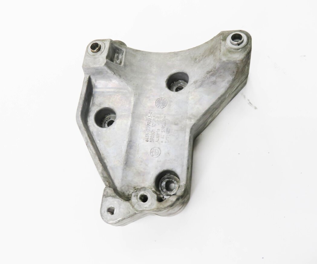Thumbnail 3: 2009 BMW X5 (E70) 3.0L M57Y DIESEL ENGINE - AC COMPRESSOR MOUNT MOUNTING BRACKET