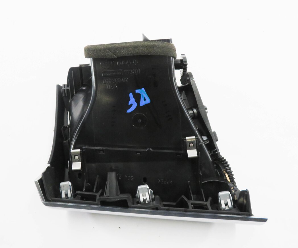 Thumbnail 6: 2009 BMW X5 (E70) RIGHT FRONT PASSENGER DASH HEATER A/C AIR VENT