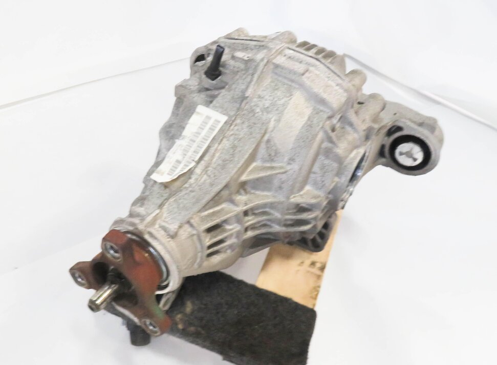 Thumbnail 2: 2011-2016 PORSCHE PANAMERA (970 G1) 3.6L - REAR DIFFERENTAIL GEAR CARRIER