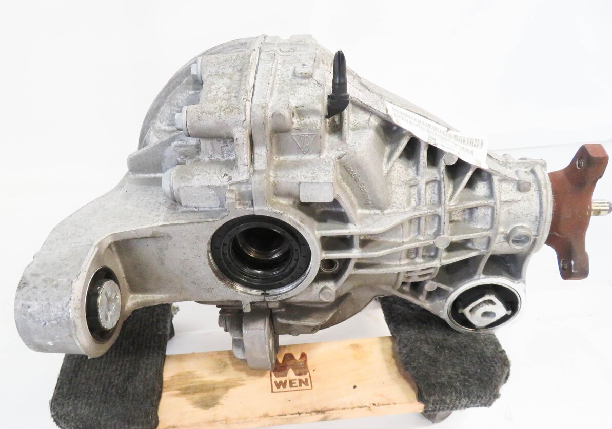 Thumbnail 6: 2011-2016 PORSCHE PANAMERA (970 G1) 3.6L - REAR DIFFERENTAIL GEAR CARRIER