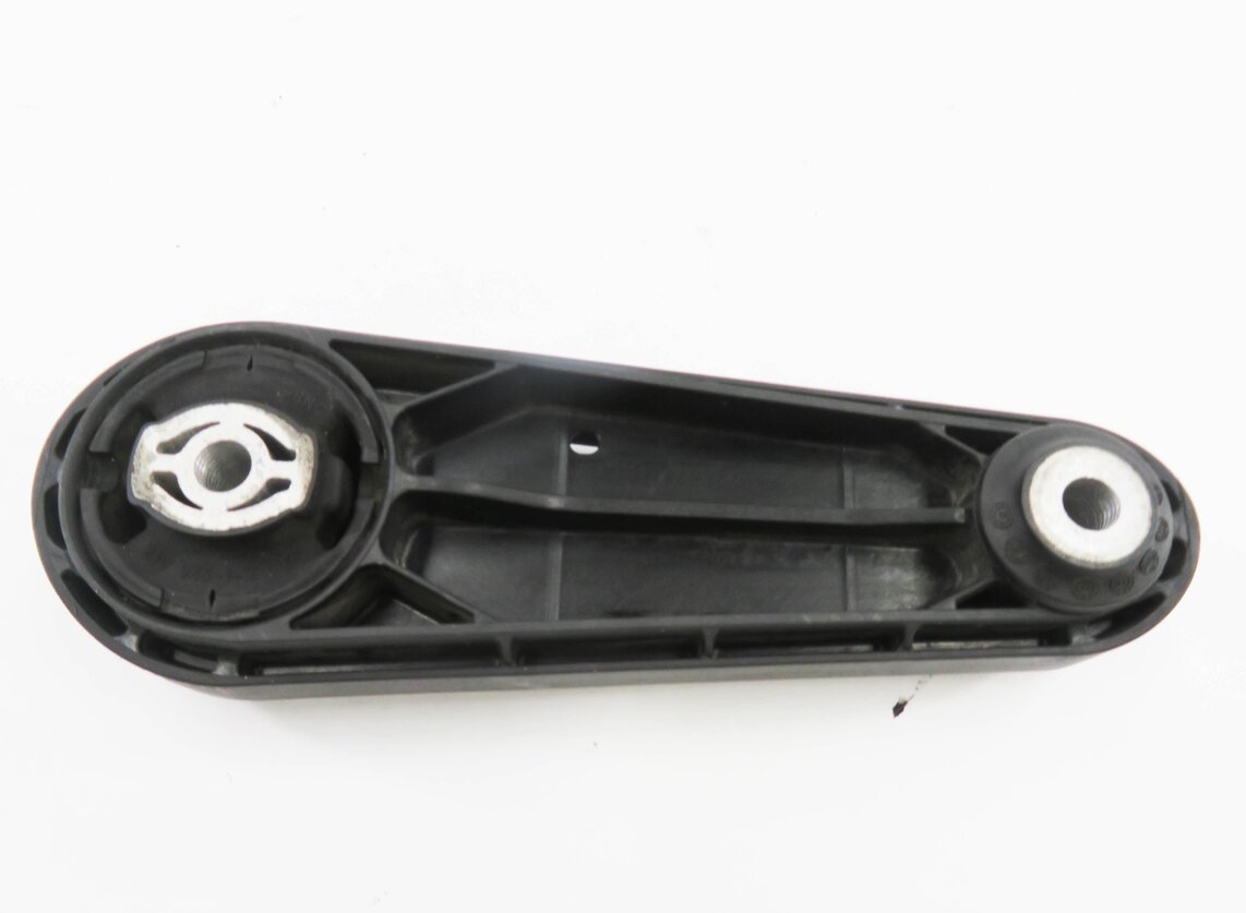 Thumbnail 2: 2012 PORSCHE PANAMERA (970 G1) 3.6L M46 ENGINE - MOTOR MOUNT TORSION ARM