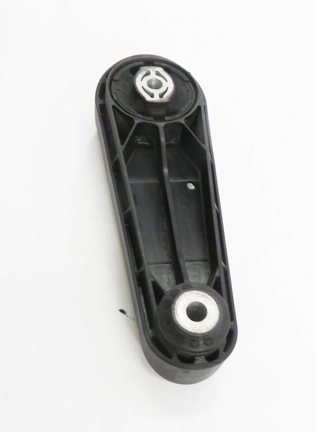 Thumbnail 4: 2012 PORSCHE PANAMERA (970 G1) 3.6L M46 ENGINE - MOTOR MOUNT TORSION ARM