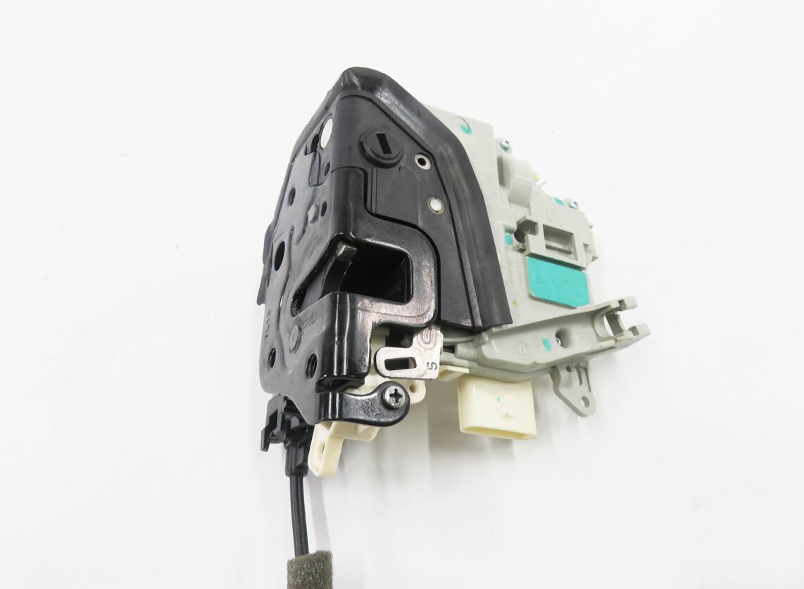 Thumbnail 6: 2010-2020 VW / PORSCHE - A3 A4 A8 S3 S4 Q5 MACAN PANAMERA - LEFT REAR DOOR LATCH
