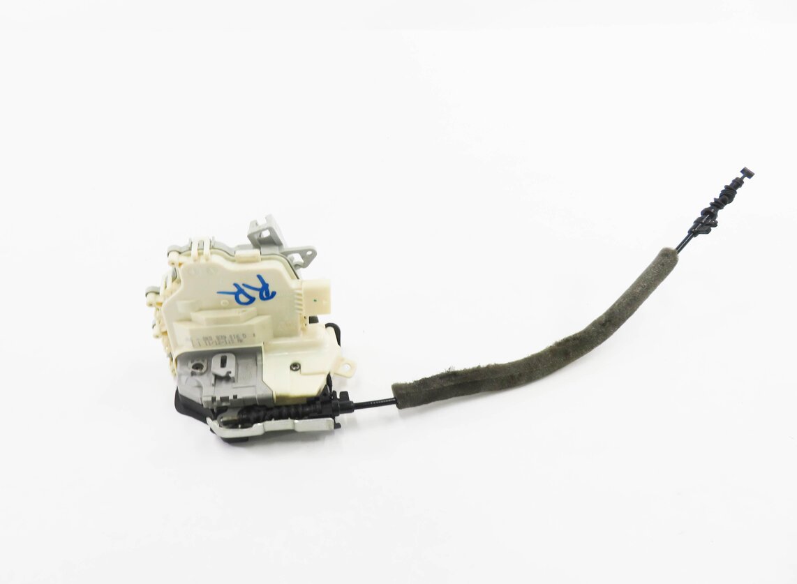 Thumbnail 2: 10-2020 VW / PORSCHE - A3 A4 A8 S3 S4 Q5 MACAN PANAMERA - RIGHT REAR DOOR LATCH