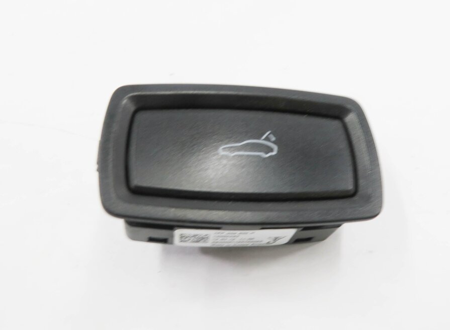 Thumbnail 1: 2012 PORSCHE PANAMERA (970 G1) REAR TRUNK AUTO SHUT CLOSE SWITCH BUTTON