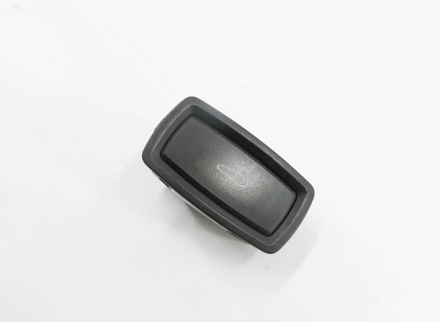 Thumbnail 2: 2012 PORSCHE PANAMERA (970 G1) REAR TRUNK AUTO SHUT CLOSE SWITCH BUTTON