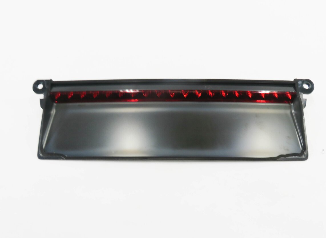 Thumbnail 2: 2012 PORSCHE PANAMERA (970 G1) REAR 3rd THIRD BRAKE LIGHT LAMP