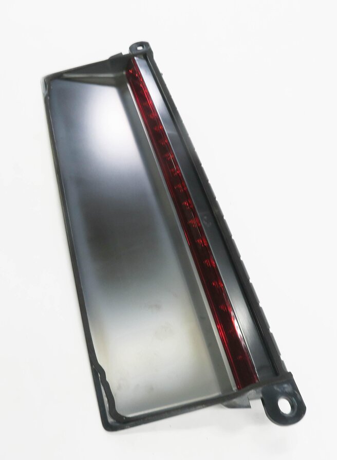 Thumbnail 4: 2012 PORSCHE PANAMERA (970 G1) REAR 3rd THIRD BRAKE LIGHT LAMP