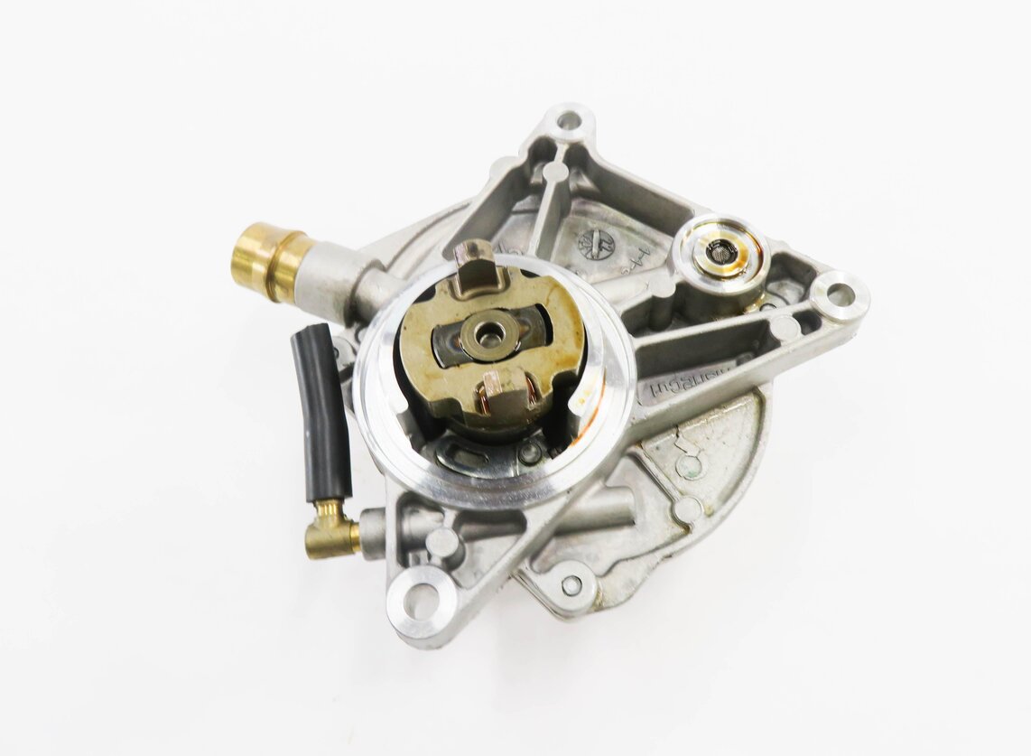 Thumbnail 5: 2012 PORSCHE PANAMERA (970 G1) 3.6L M46 ENGINE - BRAKE VACUUM PUMP