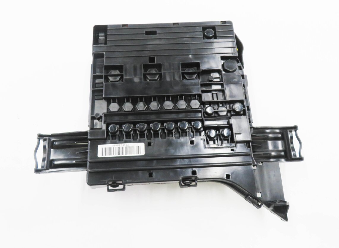 Thumbnail 7: 2012 PORSCHE PANAMERA (970 G1) 3.6L - POWER DISTRIBUTION FUSE BOX JUMP TERMINAL