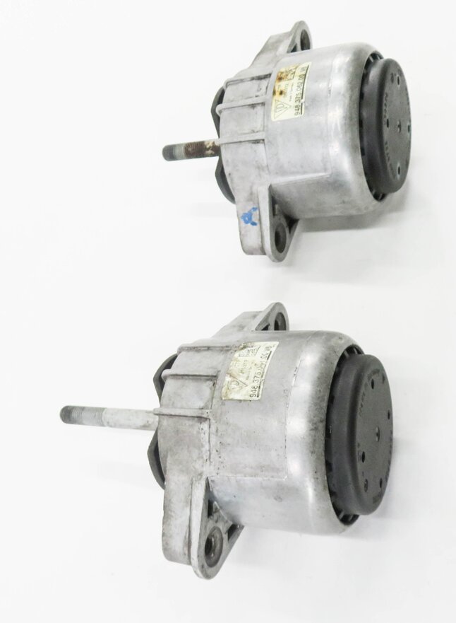 Thumbnail 3: 2012 PORSCHE PANAMERA (970 G1) 3.6L M46 ENGINE - MOTOR MOUNT SET-2