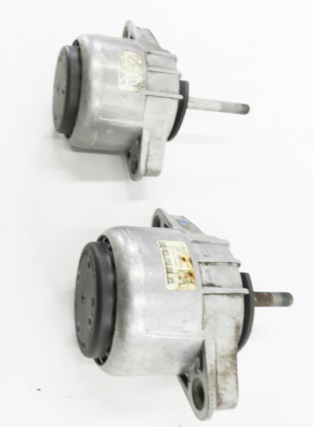 Thumbnail 4: 2012 PORSCHE PANAMERA (970 G1) 3.6L M46 ENGINE - MOTOR MOUNT SET-2