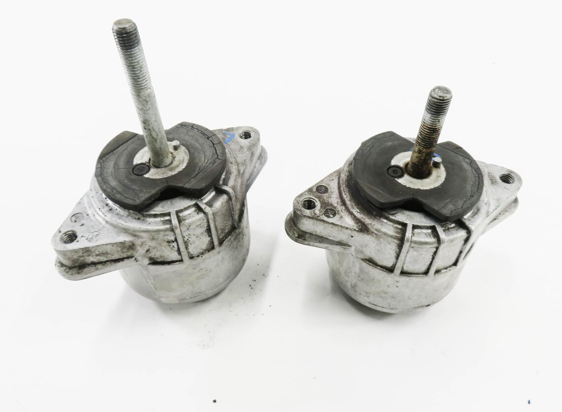 Thumbnail 6: 2012 PORSCHE PANAMERA (970 G1) 3.6L M46 ENGINE - MOTOR MOUNT SET-2