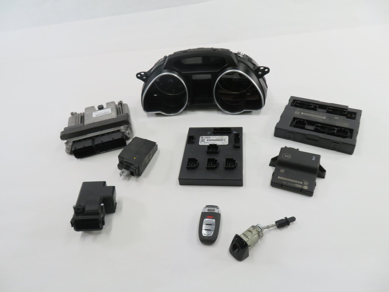 Thumbnail 3: 2014 AUDI A5 (B8 8T) 2.0L CPMB ENGINE ECM BCM GATEWAY IMMOBILIZER MODULE KEY SET