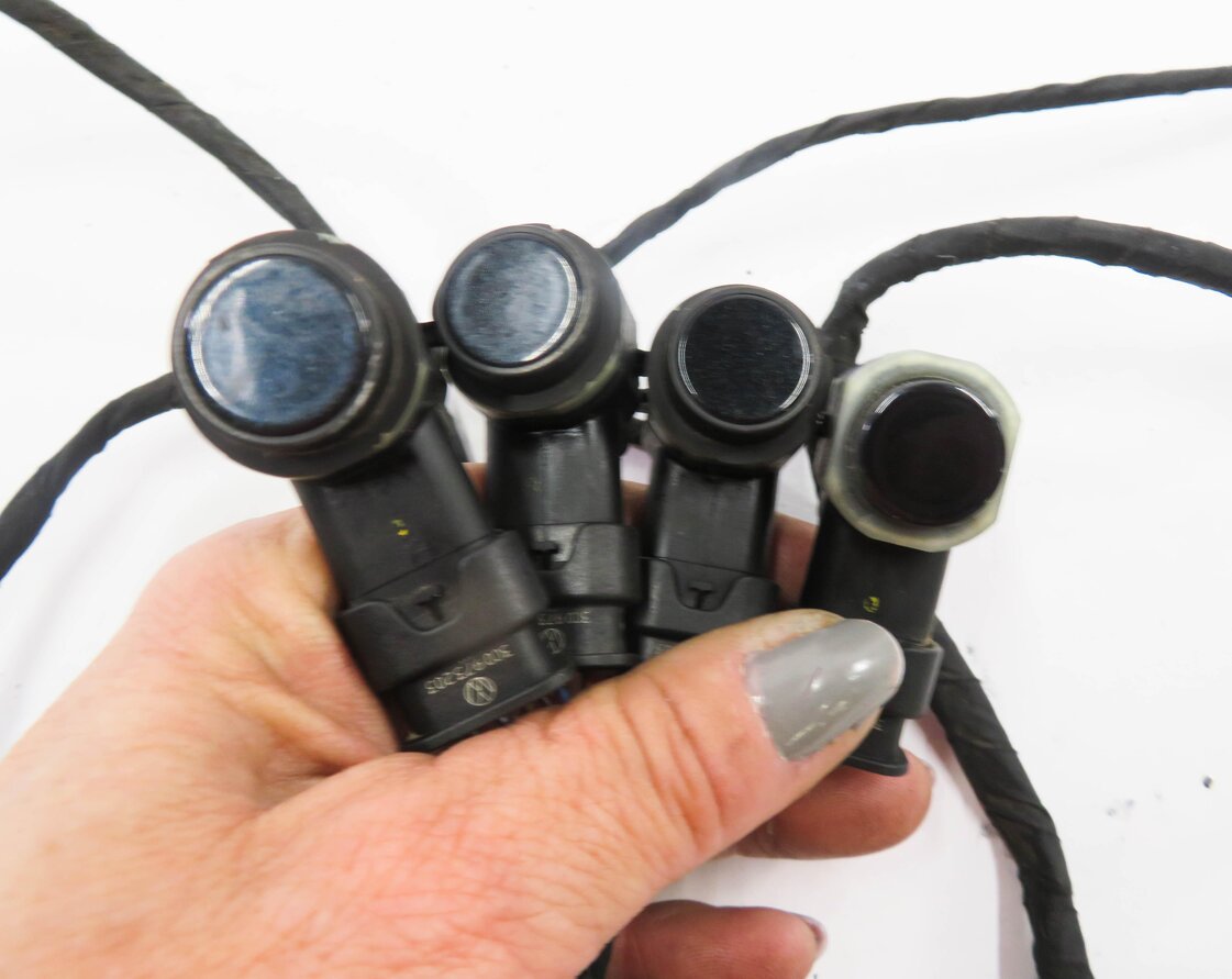 Thumbnail 6: 2013 AUDI A6 (C7) REAR PDC PARK DISTANCE SENSOR SET w/ HARNESS (PHANTOM BLACK)