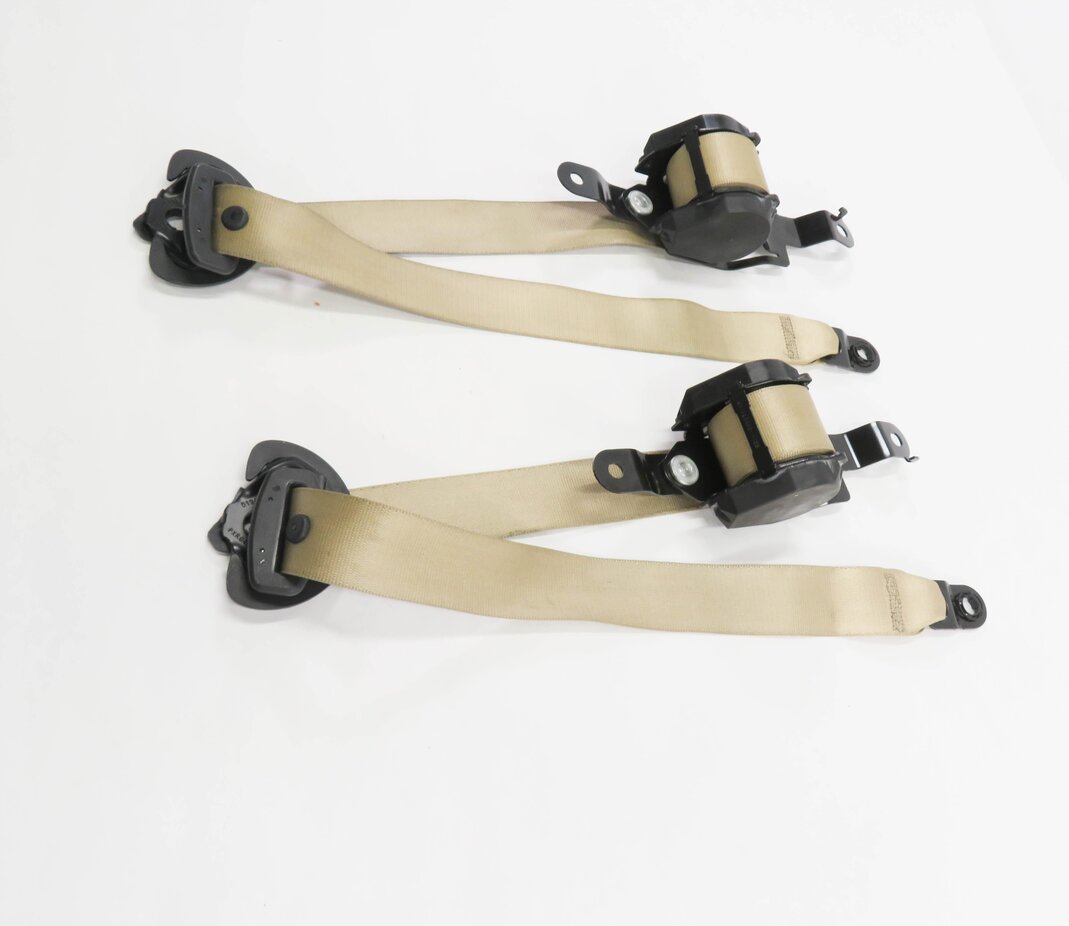 Thumbnail 3: 2012 BMW X5 (E70) LEFT & RIGHT REAR 2nd ROW SEAT SEATBELT RETRACTOR SET (BEIGE)