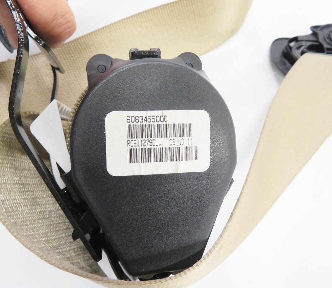 Thumbnail 7: 2012 BMW X5 (E70) LEFT & RIGHT REAR 2nd ROW SEAT SEATBELT RETRACTOR SET (BEIGE)