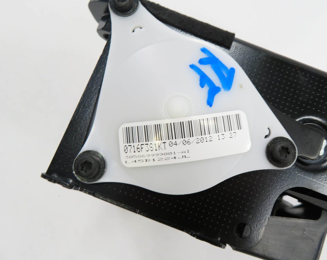 Thumbnail 6: 2007-2014 BMW X5 X6 X5M X6M (E70 E71) RIGHT FRONT SEATBELT RETRACTOR (BLACK)
