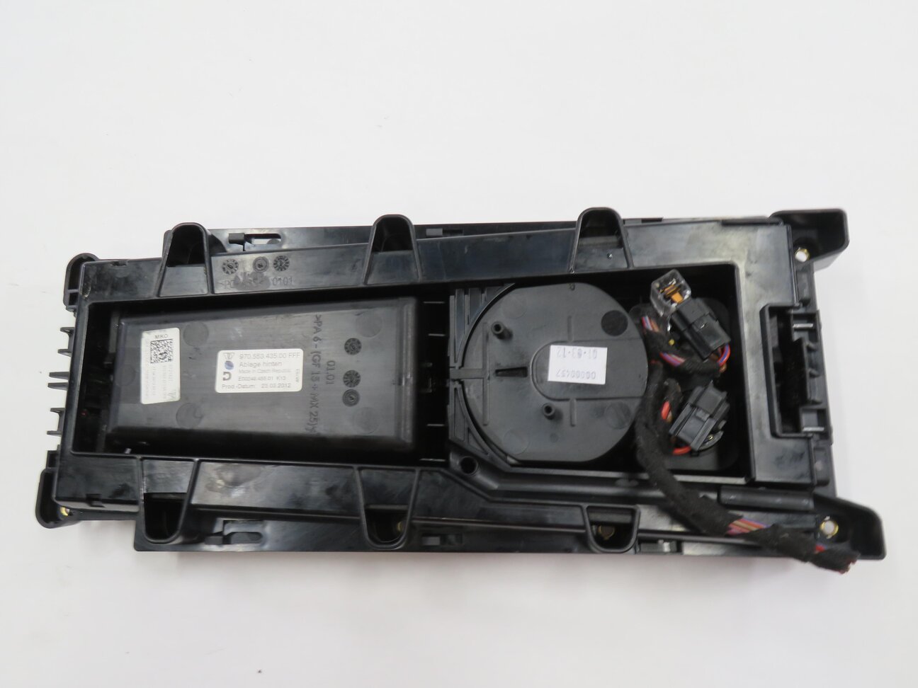 Thumbnail 6: 2012 PORSCHE PANAMERA (970 G1) REAR CENTER CONSOLE STORAGE COMPARTMENT