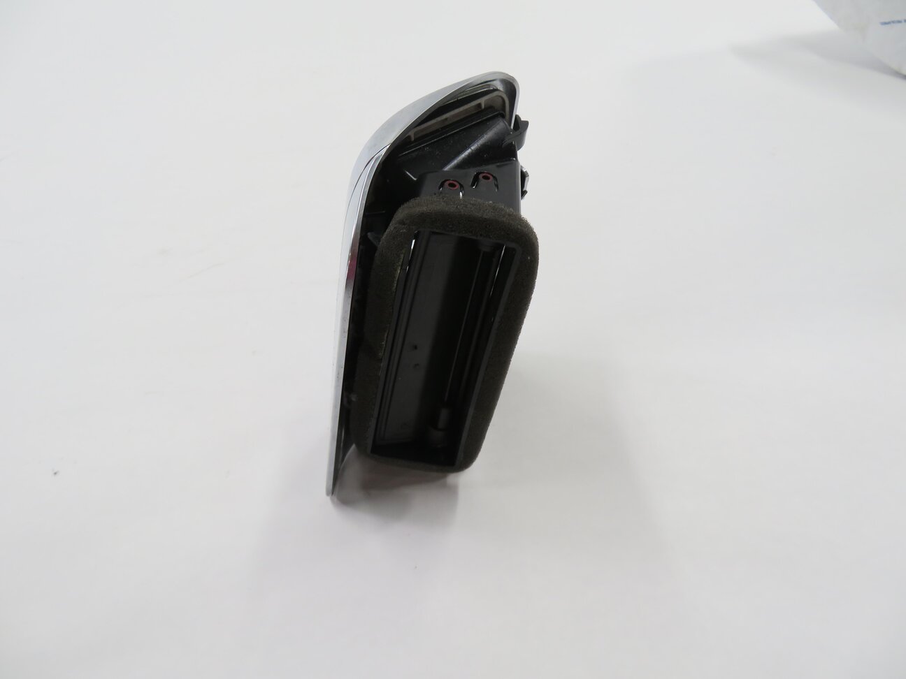 Thumbnail 5: 2012 PORSCHE PANAMERA (970 G1) LEFT REAR B-PILLAR HEATER A/C AIR VENT