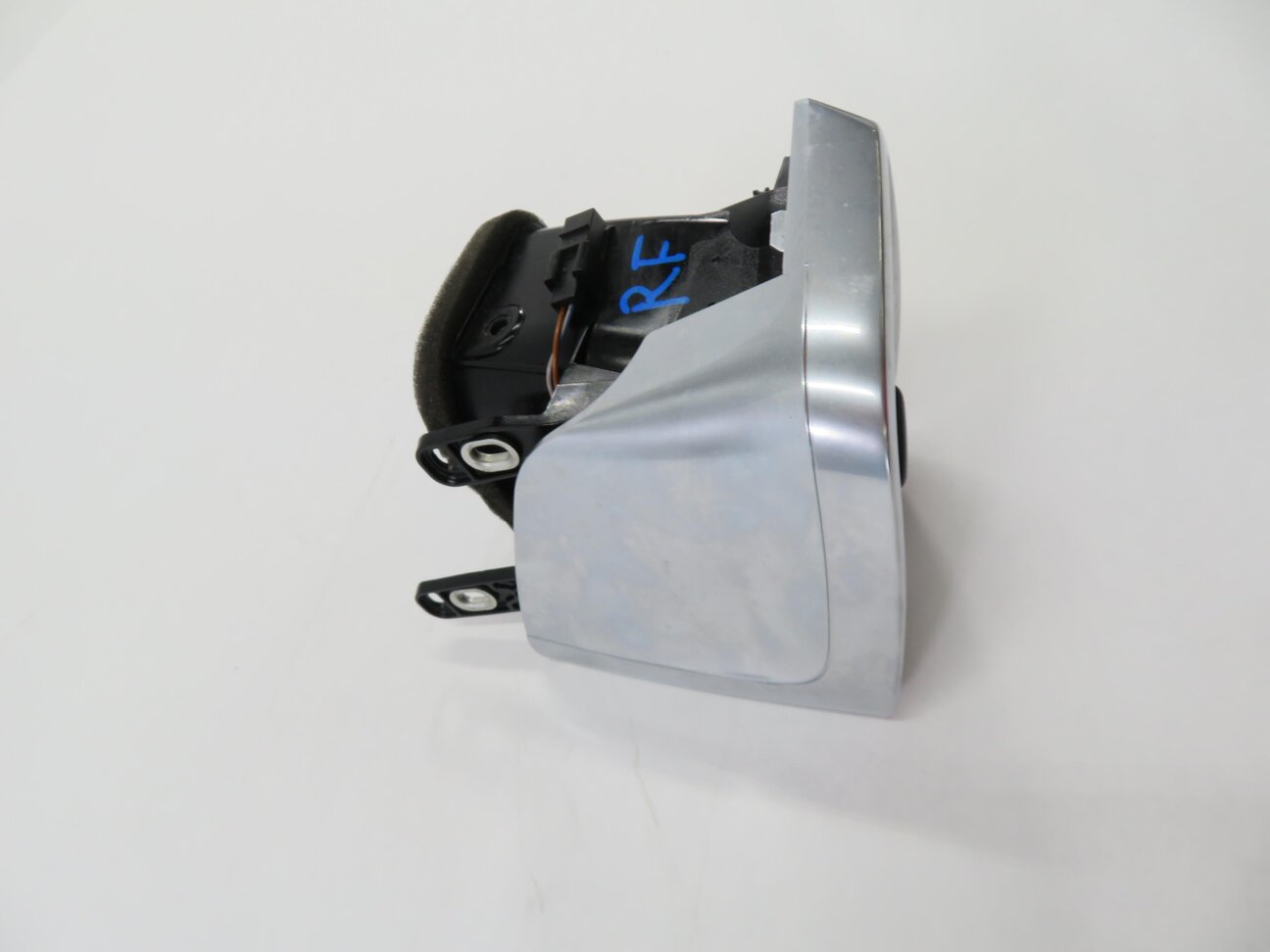 Thumbnail 3: 2012 PORSCHE PANAMERA (970 G1) RIGHT PASSENGER DASH (OUTER) HEATER A/C AIR VENT