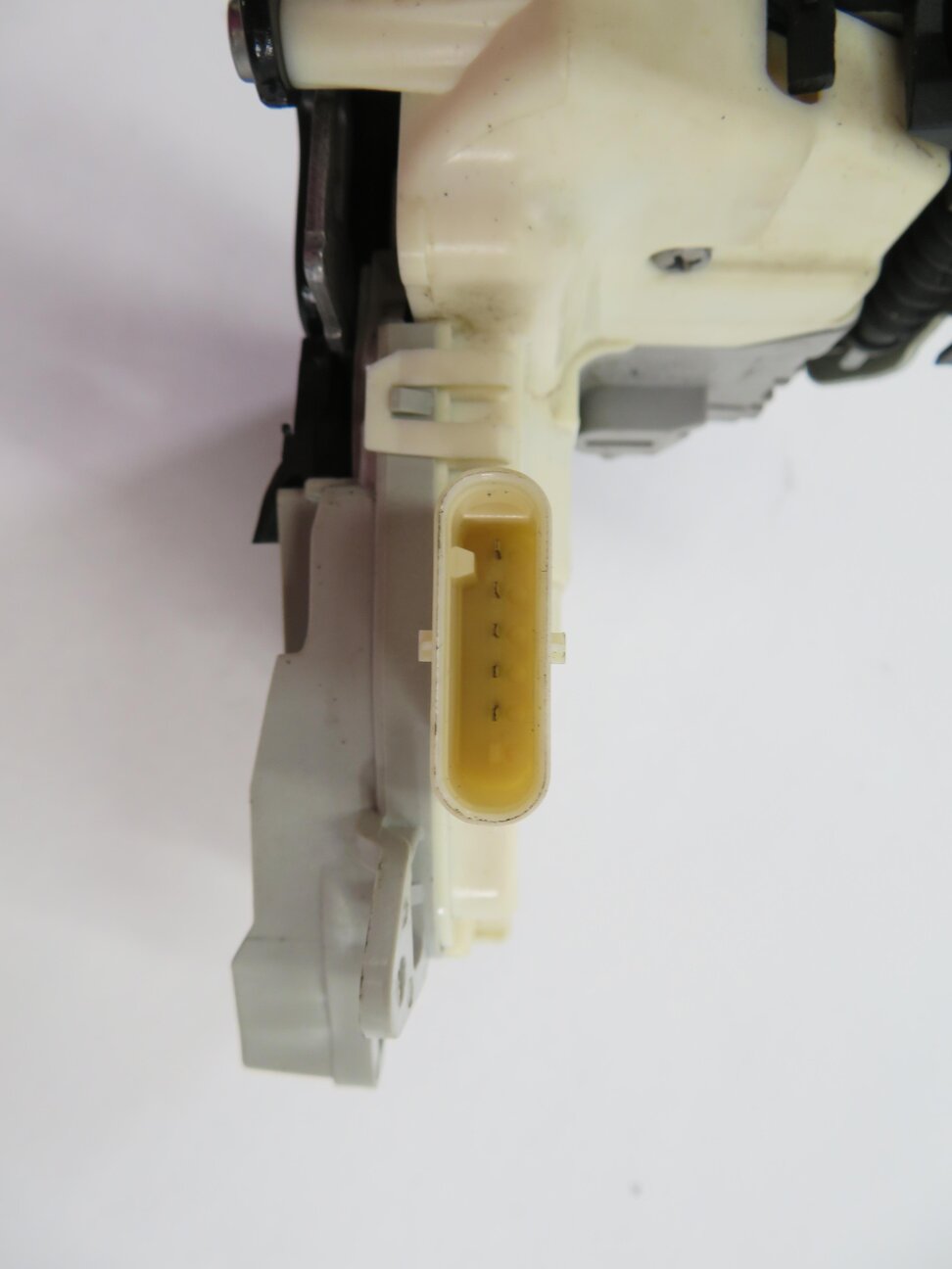 Thumbnail 6: 2010-2019 AUDI / PORSCHE A4 S4 A5 S5 A6 Q3 Q5 Q7 TT 911 - RIGHT FRONT DOOR LATCH