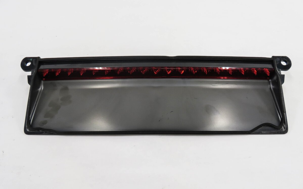 Thumbnail 2: 2012 PORSCHE PANAMERA (970 G1) REAR 3rd THIRD BRAKE LIGHT LAMP