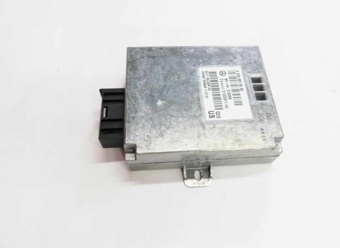Thumbnail 4: 06-12 MERCEDES E350 E550 G500 GL320 GL350 GL450 ML320 ML350 VOICE CONTROL MODULE